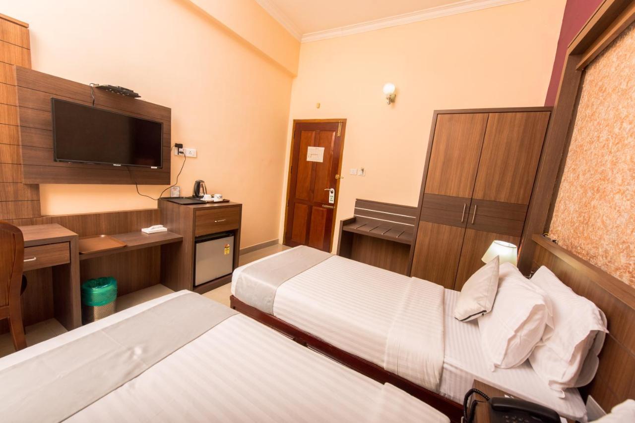 Kallada Golden Hotel Thrissur Exterior foto
